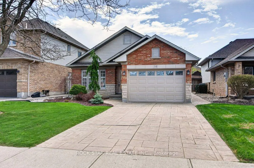 Photo 1 of 35 Hepburn Crescent, Hamilton, Mountview — HOMEH