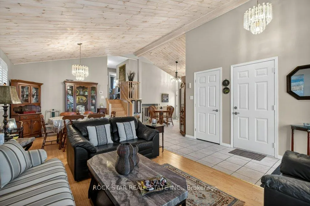 Photo 6 of 35 Hepburn Crescent, Hamilton, Mountview — HOMEH