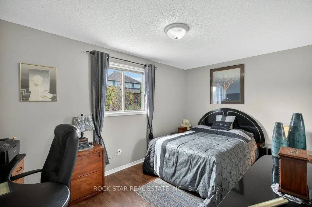 Photo 16 of 35 Hepburn Crescent, Hamilton, Mountview — HOMEH