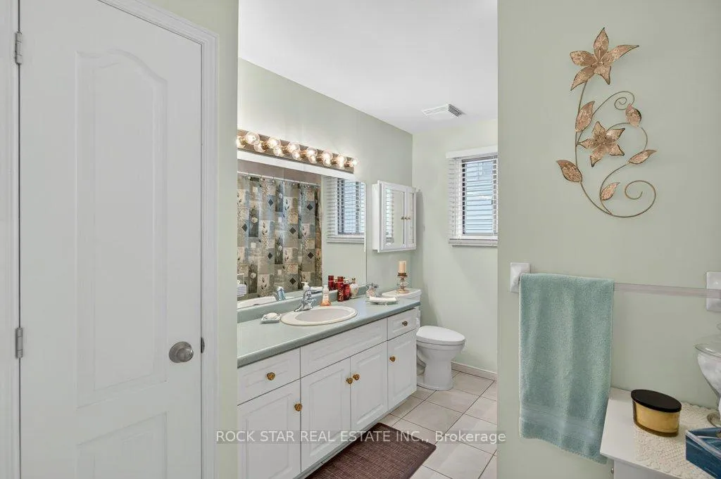 Photo 20 of 35 Hepburn Crescent, Hamilton, Mountview — HOMEH