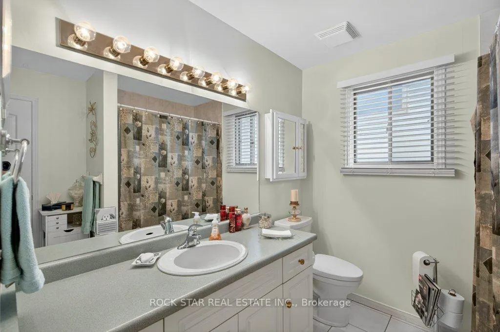 Photo 21 of 35 Hepburn Crescent, Hamilton, Mountview — HOMEH