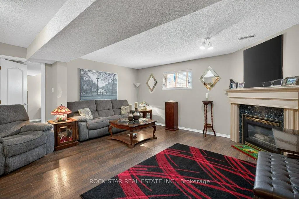 Photo 23 of 35 Hepburn Crescent, Hamilton, Mountview — HOMEH