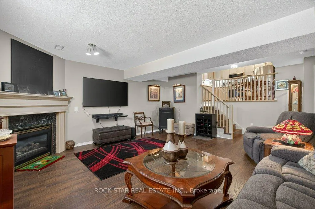 Photo 24 of 35 Hepburn Crescent, Hamilton, Mountview — HOMEH