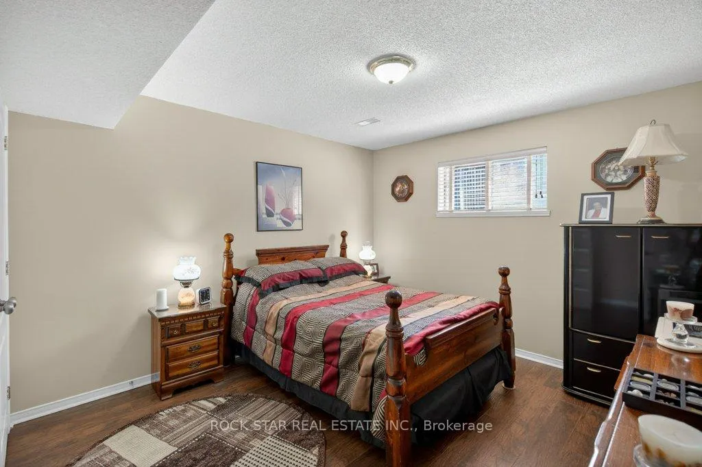 Photo 25 of 35 Hepburn Crescent, Hamilton, Mountview — HOMEH