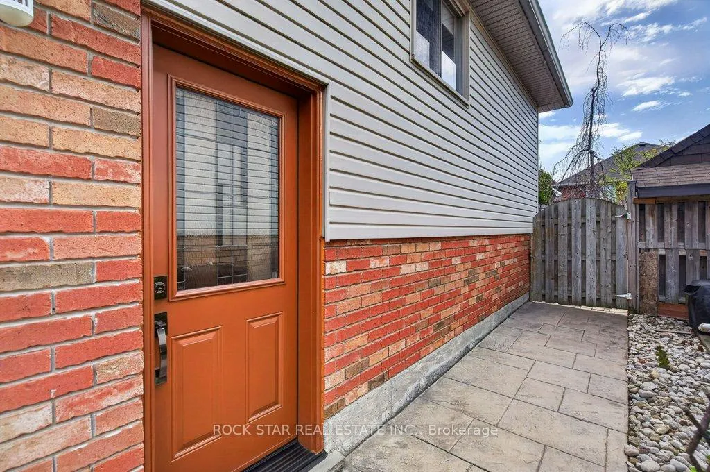 Photo 33 of 35 Hepburn Crescent, Hamilton, Mountview — HOMEH