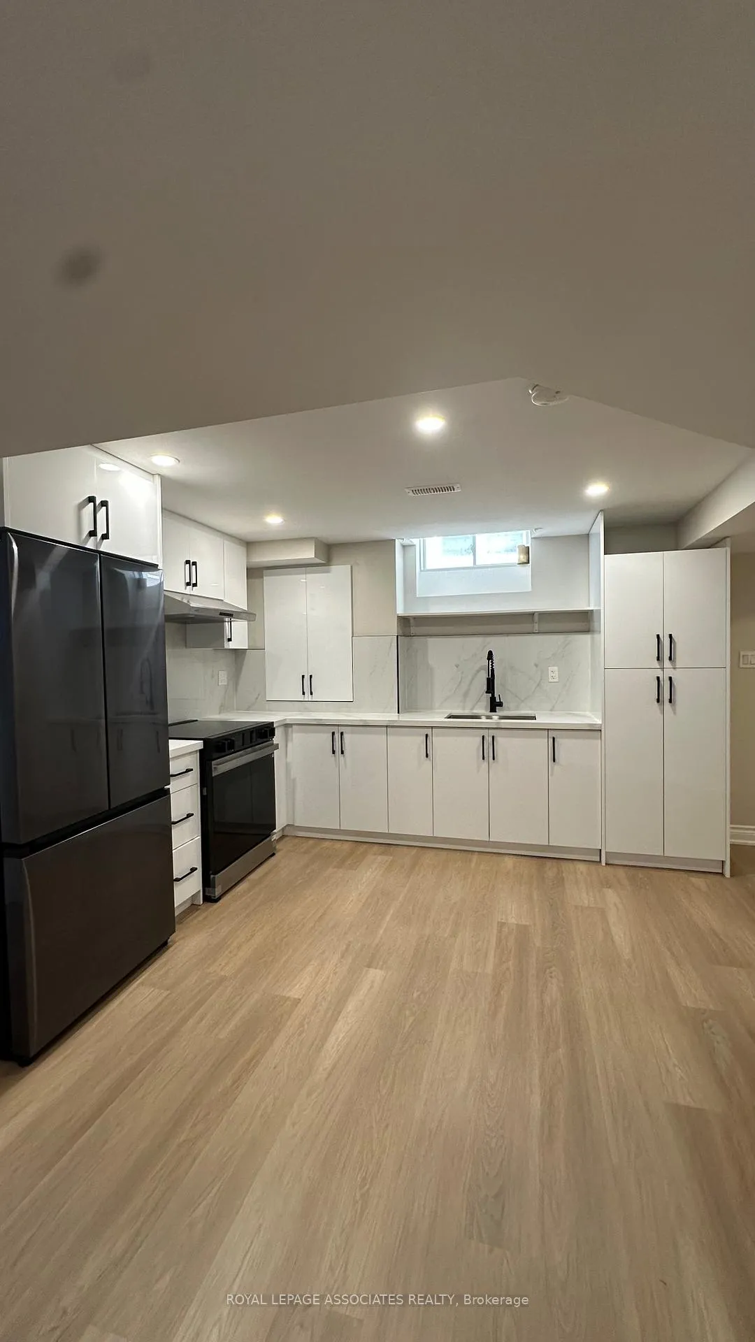 Photo 2 of 1108 Skyridge Boulevard, Pickering, Rural Pickering — HOMEH