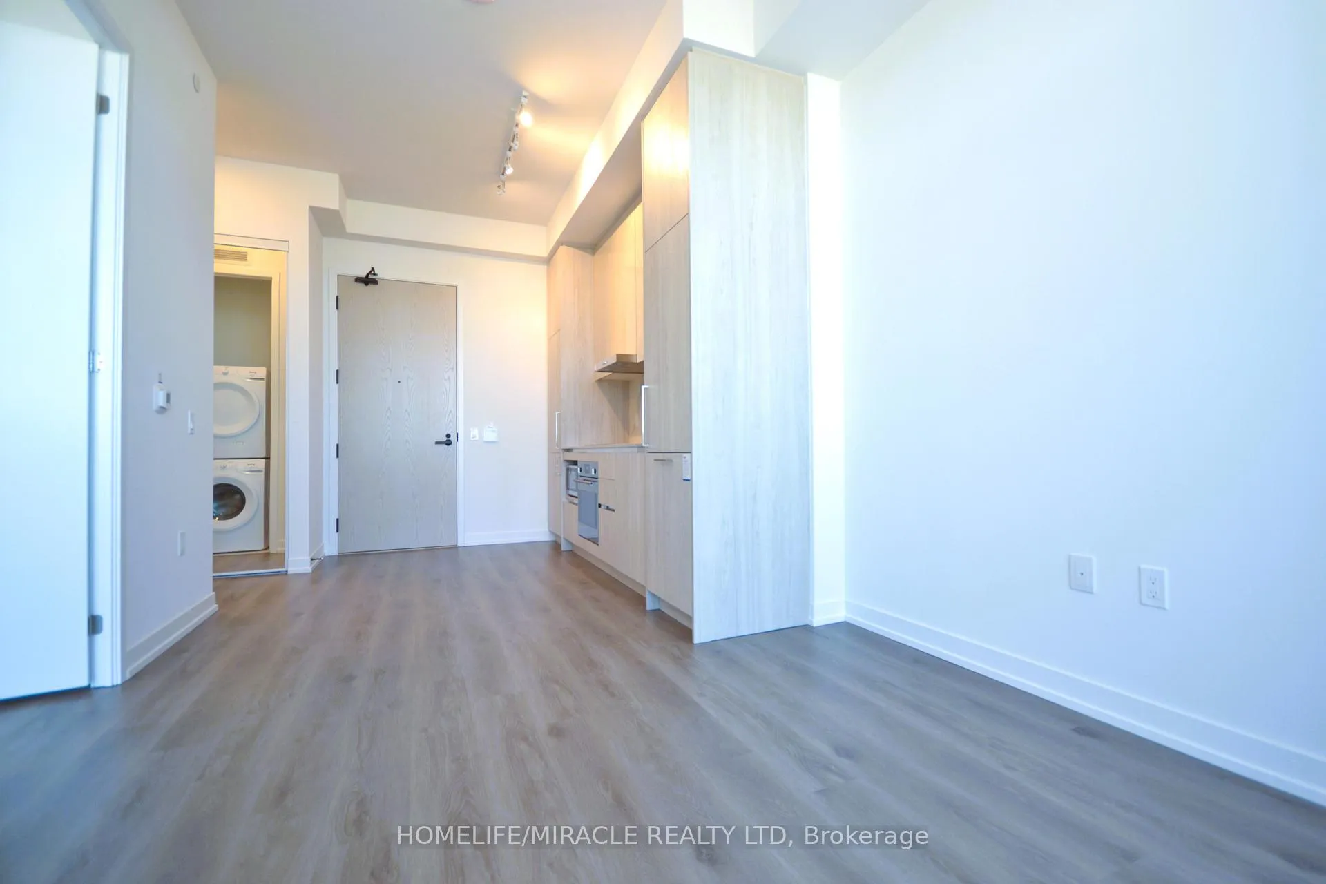 Photo 8 of Unit 2711, 225 Commerce Street, Vaughan, Vaughan Corporate Centre — HOMEH