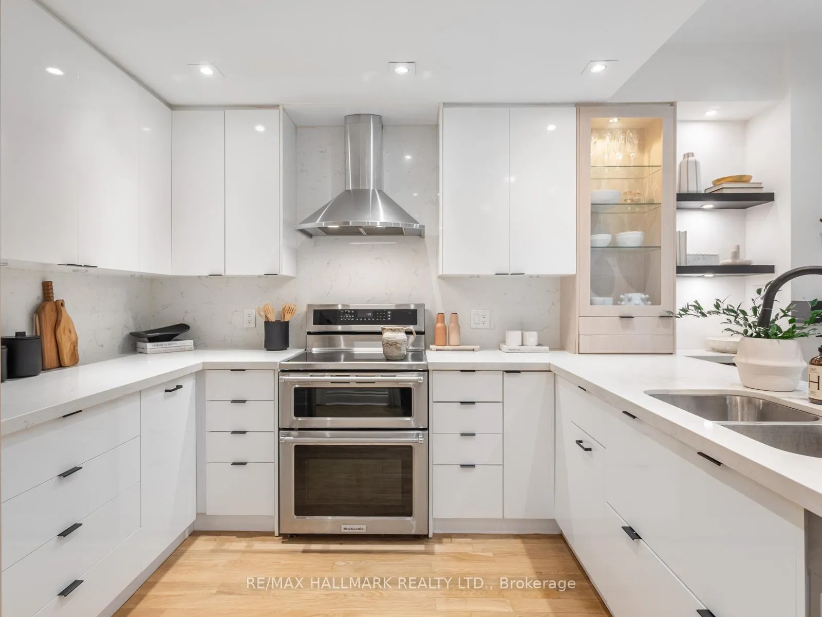 Photo 12 of 26 Eastmount Avenue, Toronto, Playter Estates-Danforth — HOMEH