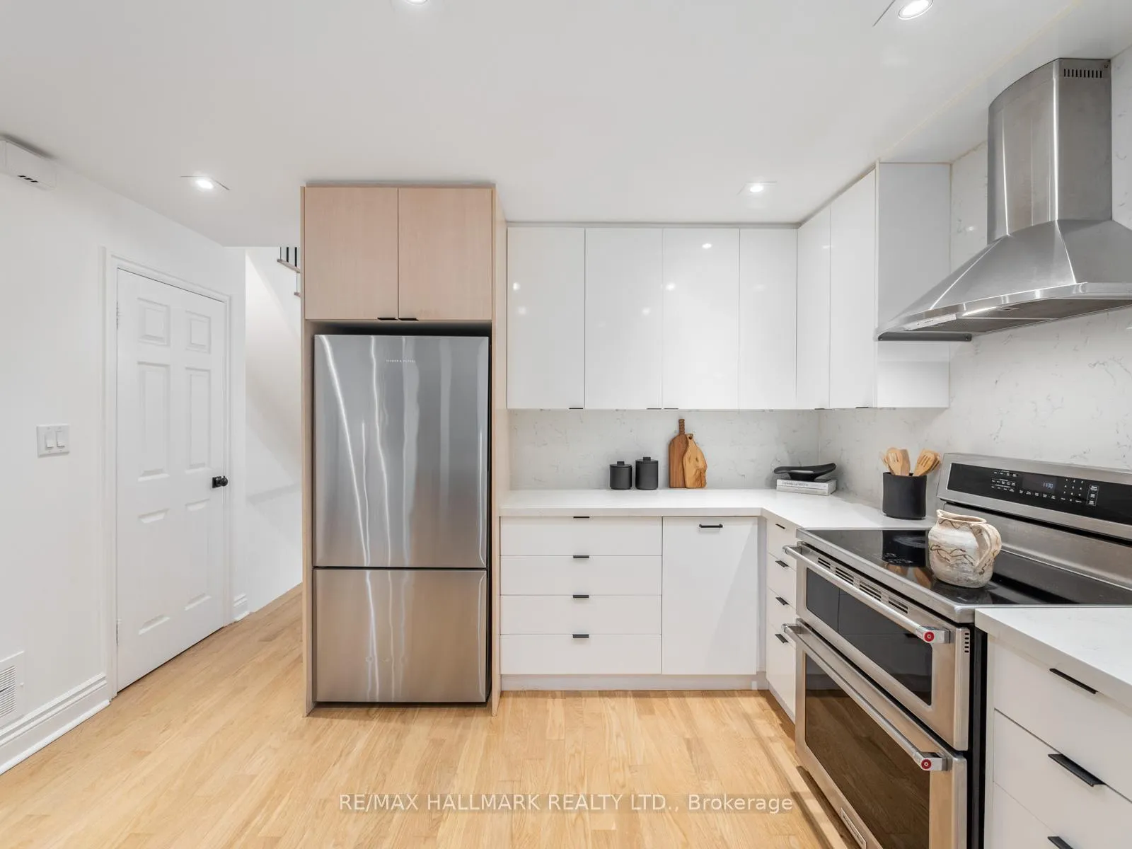 Photo 13 of 26 Eastmount Avenue, Toronto, Playter Estates-Danforth — HOMEH