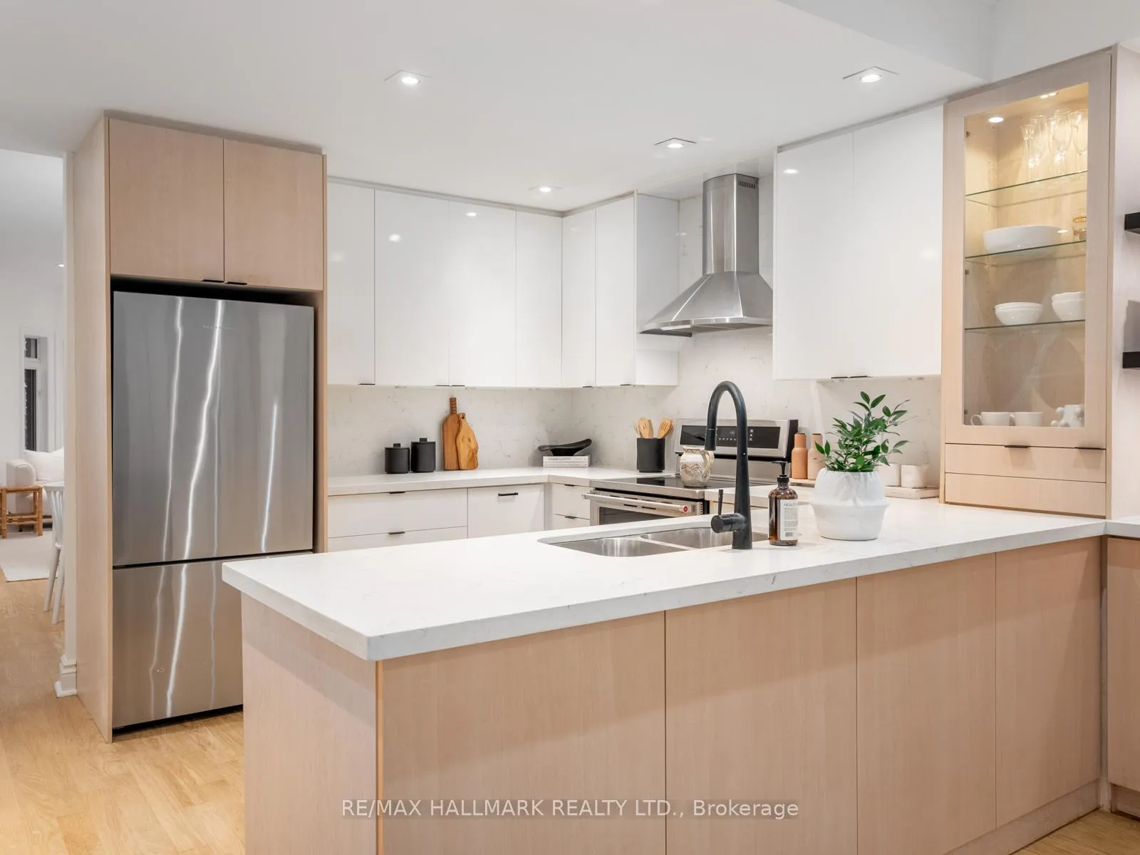 Photo 15 of 26 Eastmount Avenue, Toronto, Playter Estates-Danforth — HOMEH