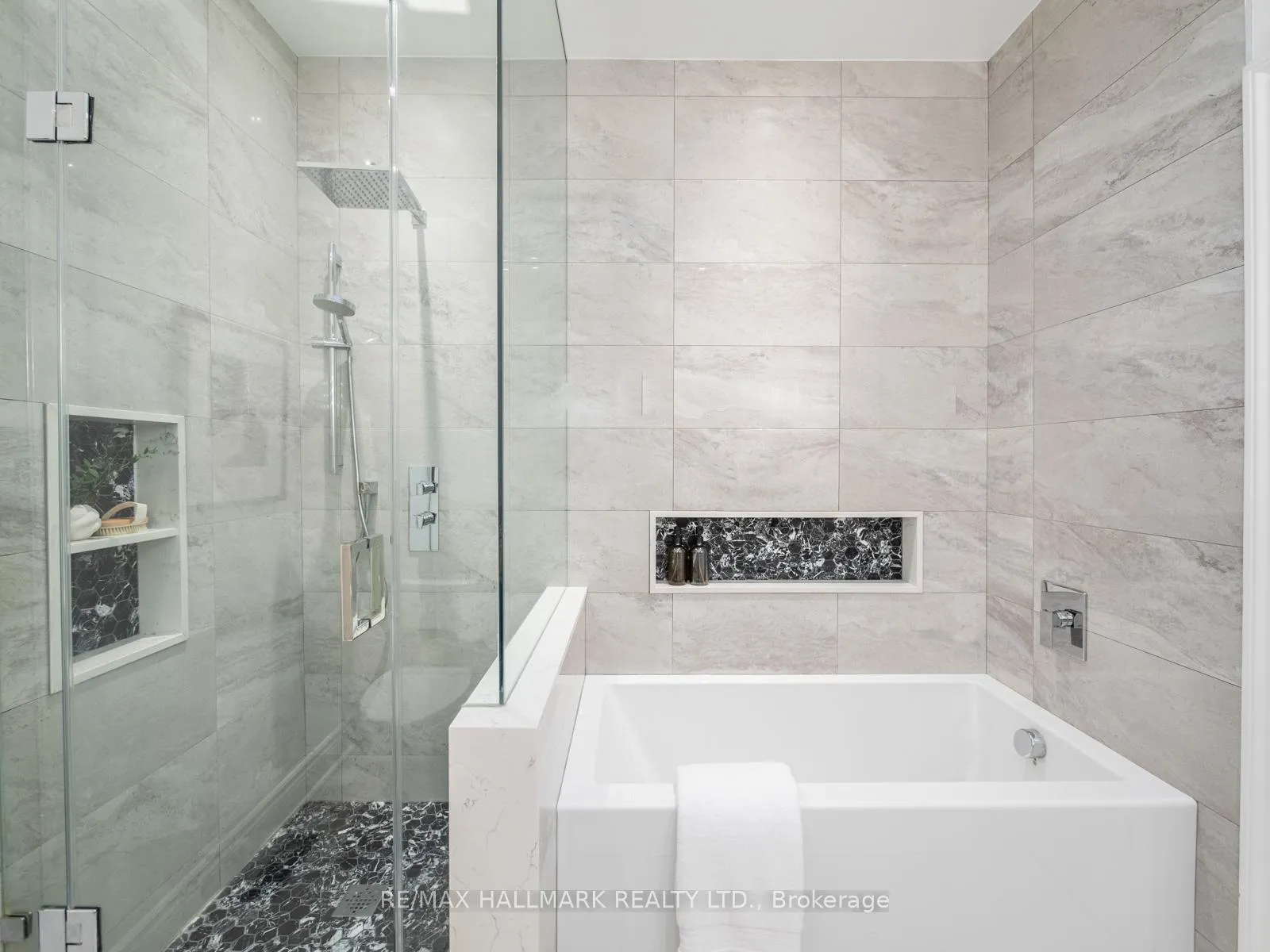 Photo 28 of 26 Eastmount Avenue, Toronto, Playter Estates-Danforth — HOMEH