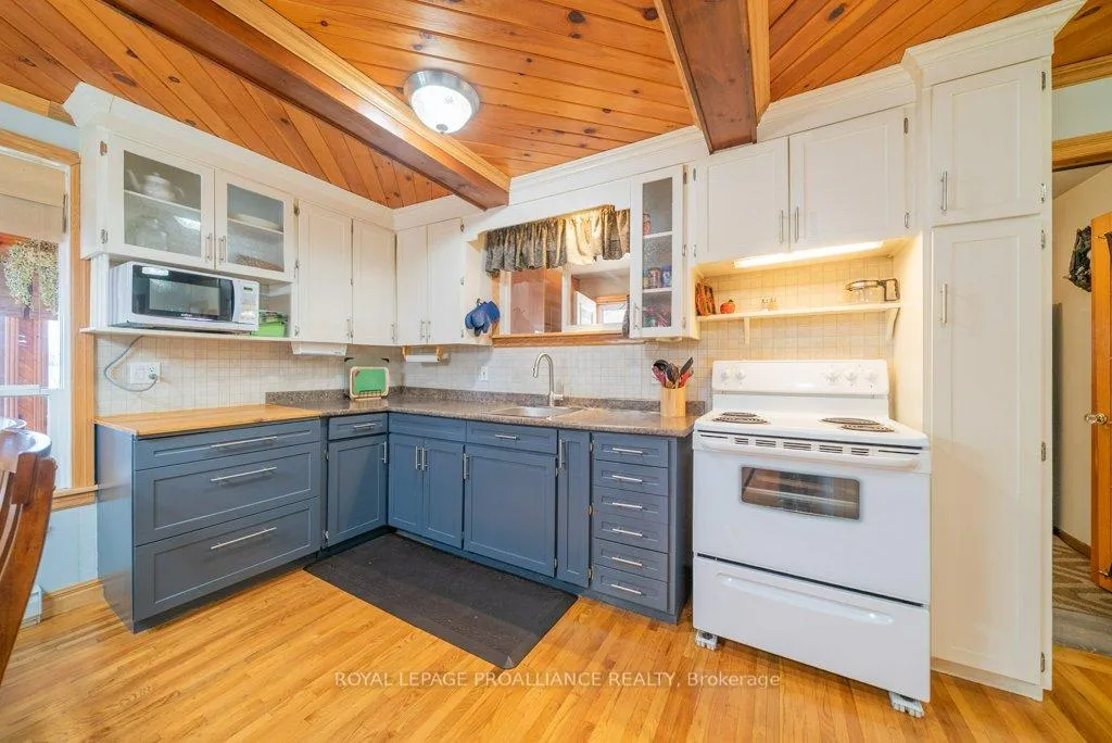 Photo 5 of 1063 Perry Road, Frontenac, Frontenac North — HOMEH