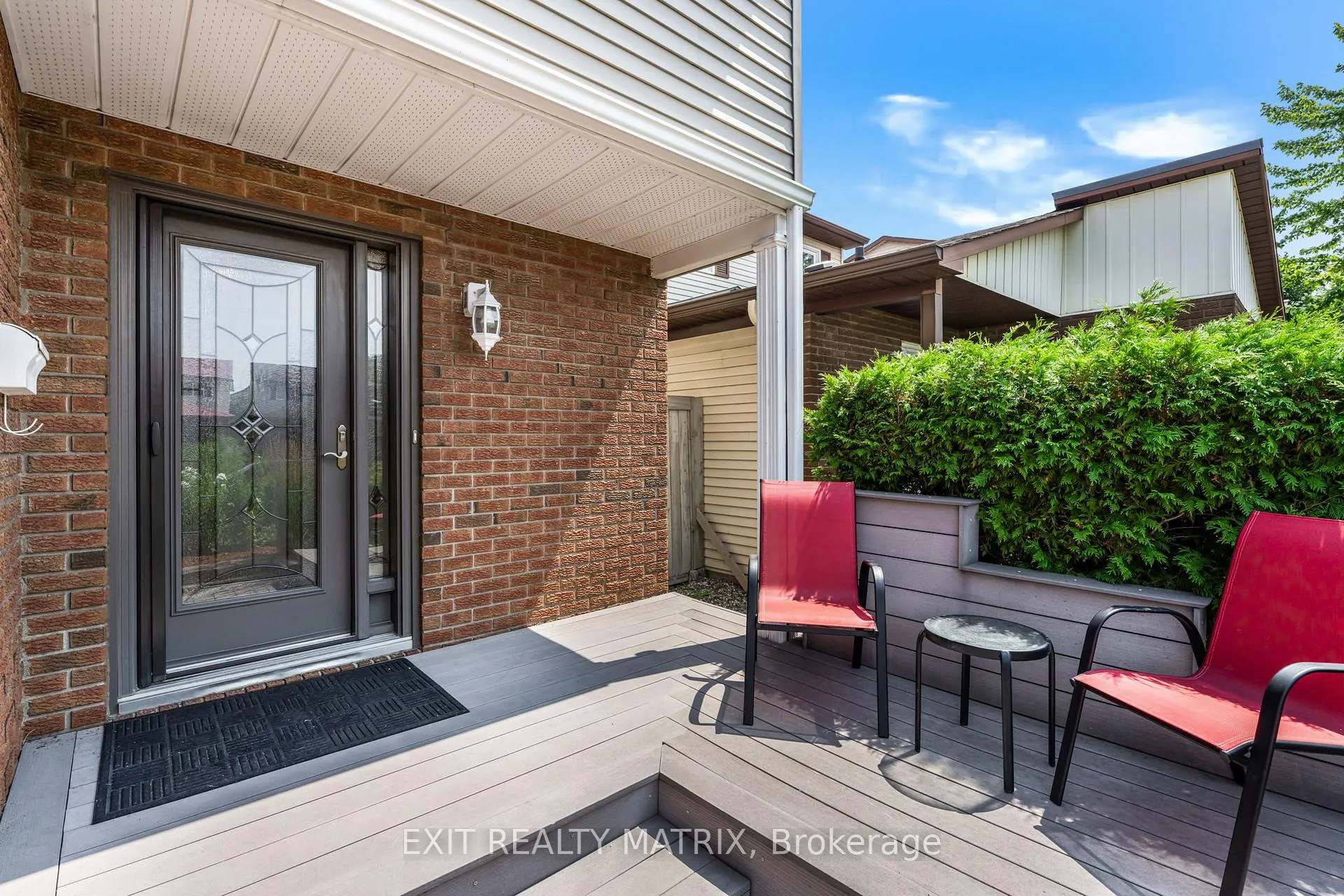Photo 3 of 1401 Bortolotti Crescent, Ottawa, Pineview — HOMEH