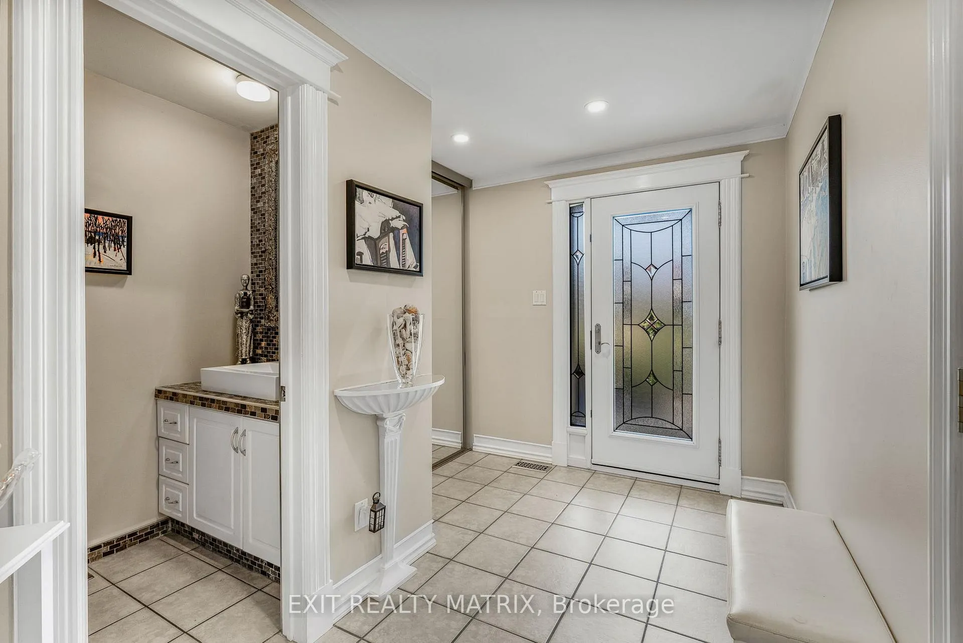 Photo 4 of 1401 Bortolotti Crescent, Ottawa, Pineview — HOMEH