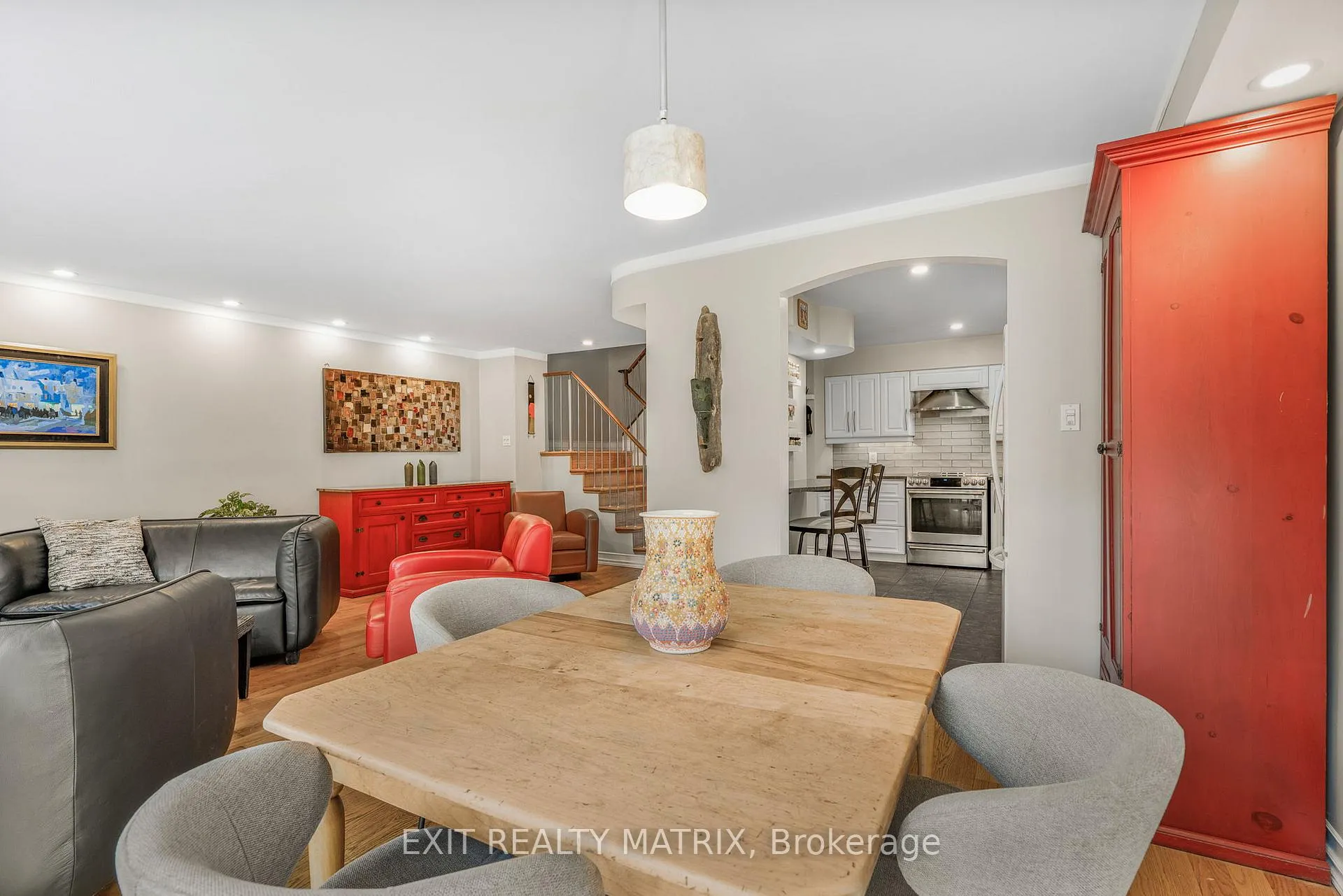 Photo 13 of 1401 Bortolotti Crescent, Ottawa, Pineview — HOMEH