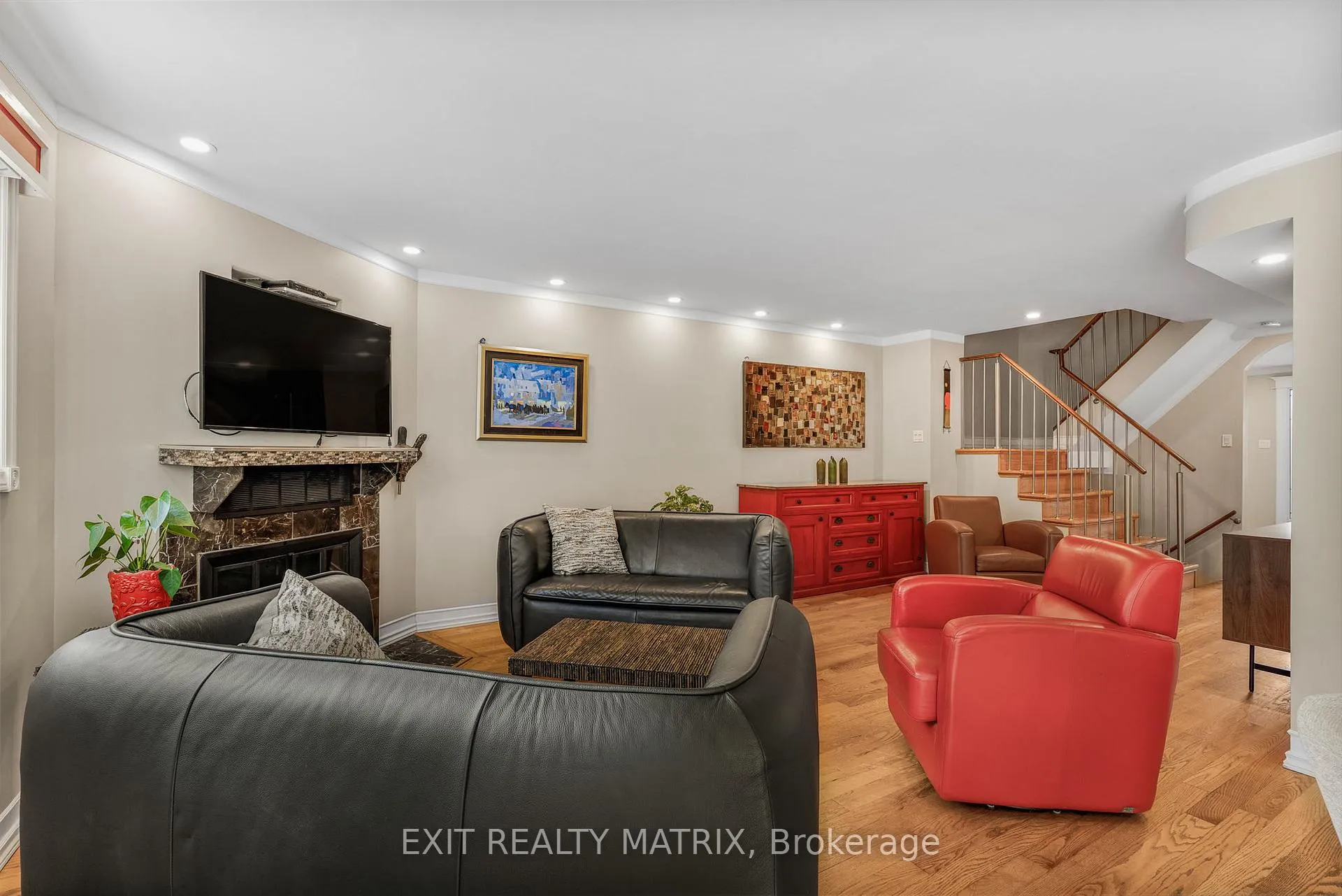Photo 15 of 1401 Bortolotti Crescent, Ottawa, Pineview — HOMEH