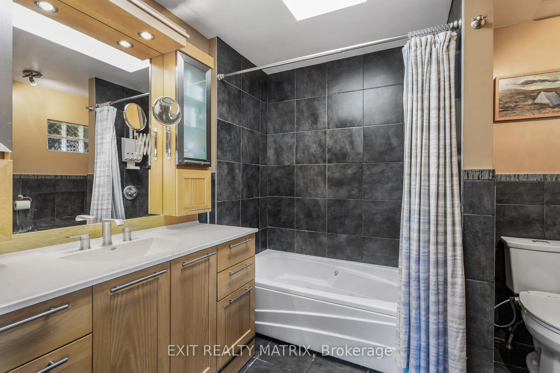 Photo 21 of 1401 Bortolotti Crescent, Ottawa, Pineview — HOMEH