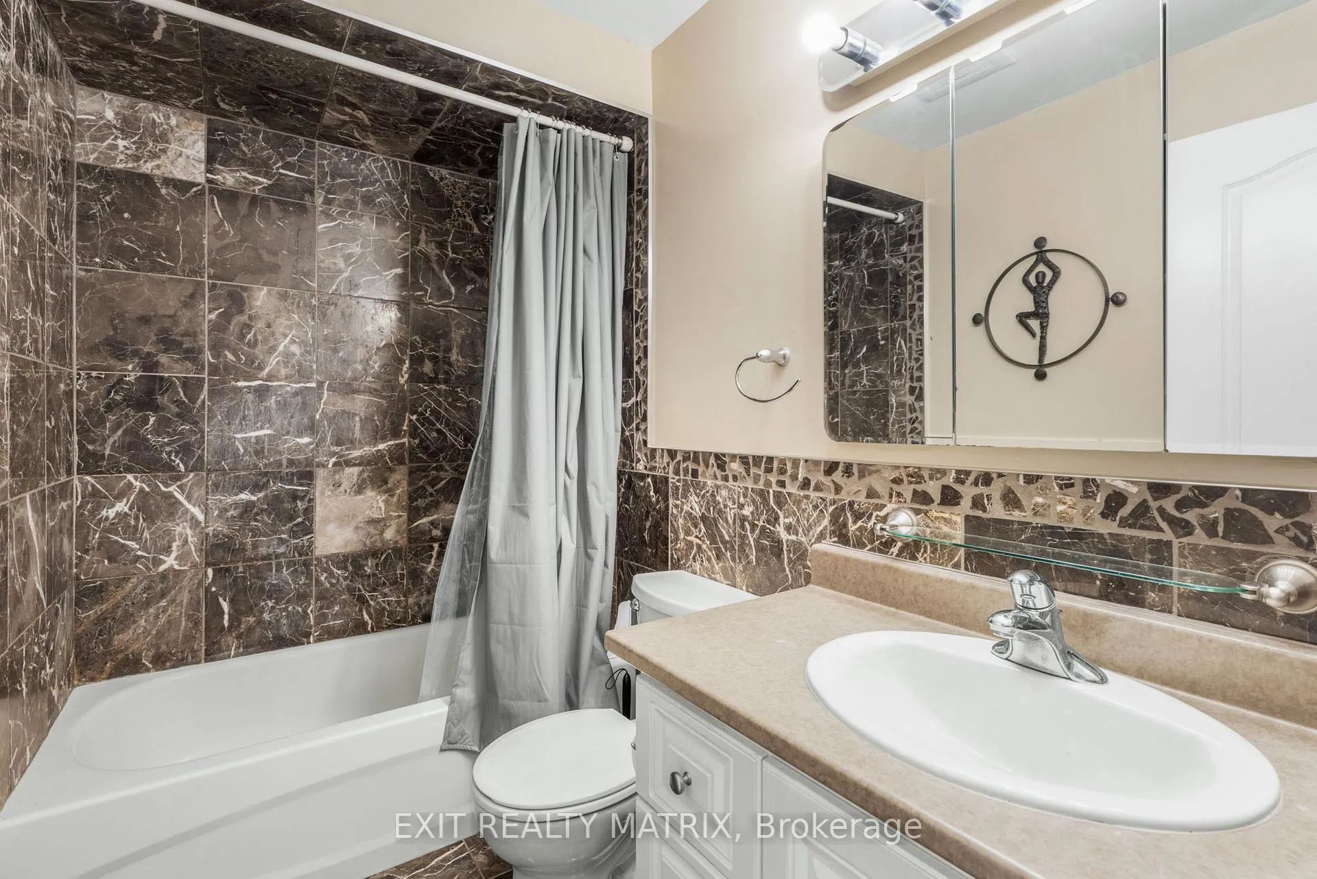 Photo 22 of 1401 Bortolotti Crescent, Ottawa, Pineview — HOMEH