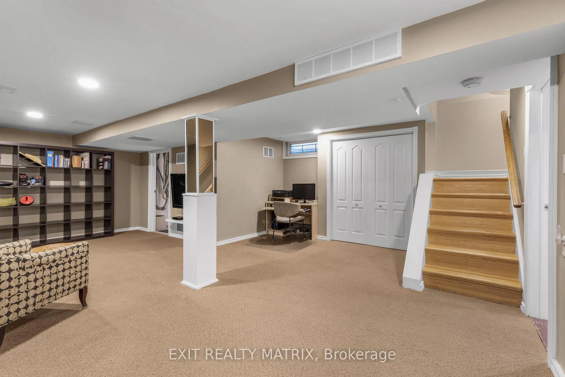 Photo 25 of 1401 Bortolotti Crescent, Ottawa, Pineview — HOMEH