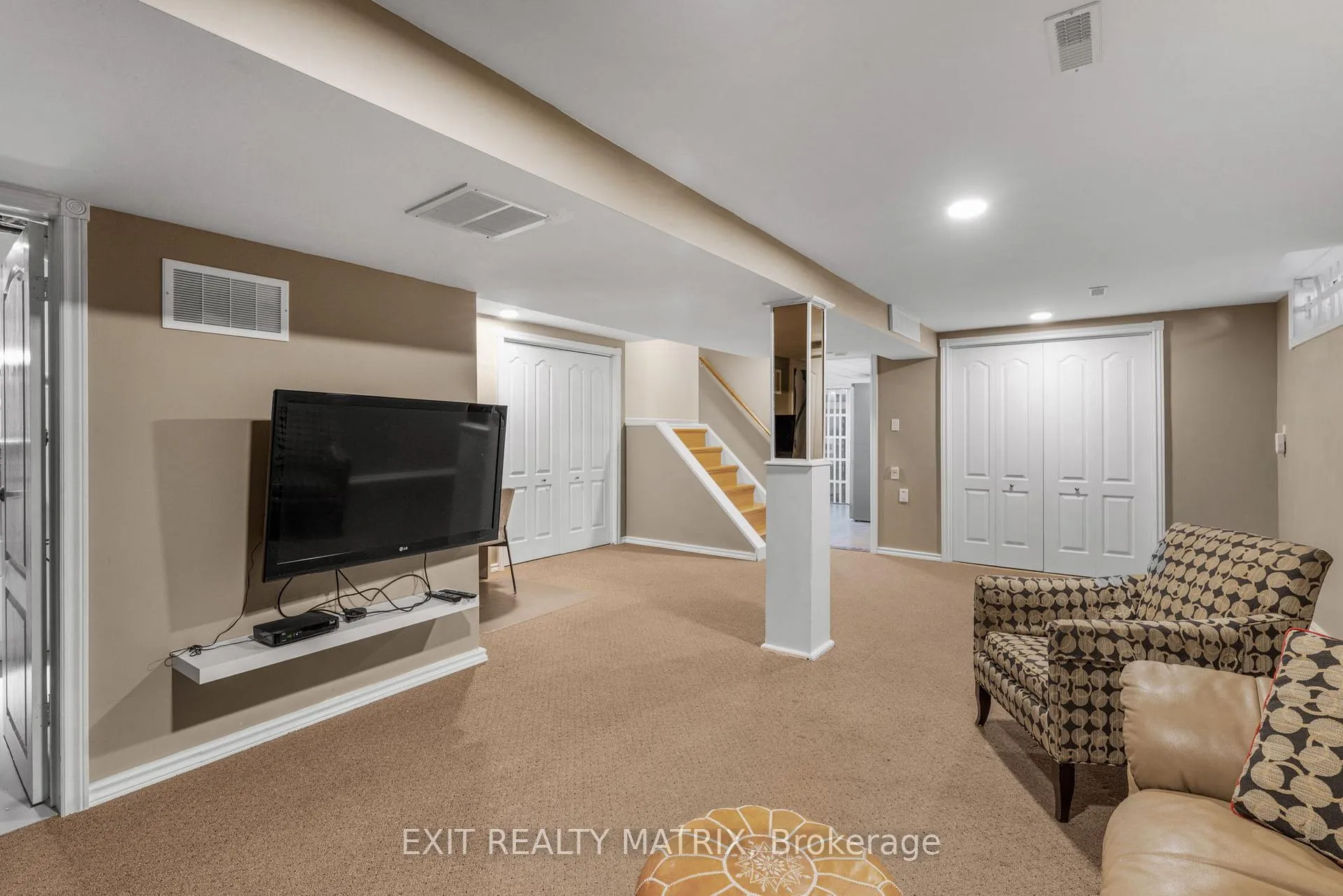 Photo 28 of 1401 Bortolotti Crescent, Ottawa, Pineview — HOMEH