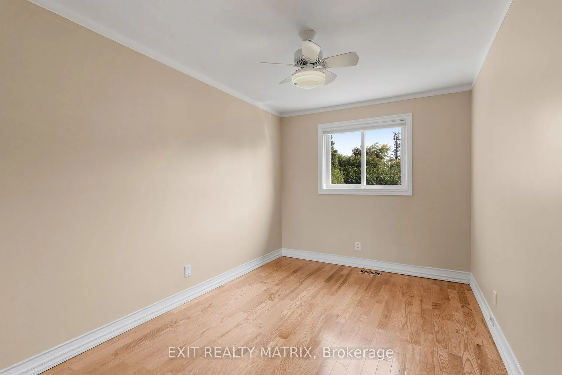 Photo 29 of 1401 Bortolotti Crescent, Ottawa, Pineview — HOMEH