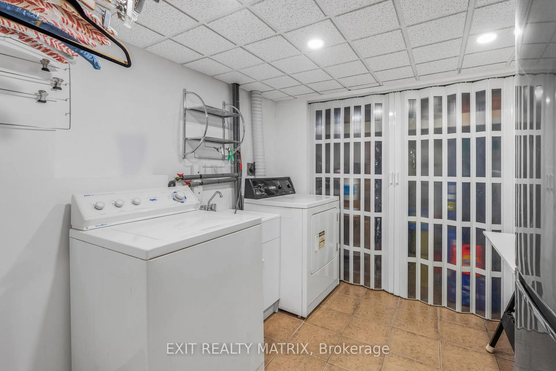Photo 30 of 1401 Bortolotti Crescent, Ottawa, Pineview — HOMEH