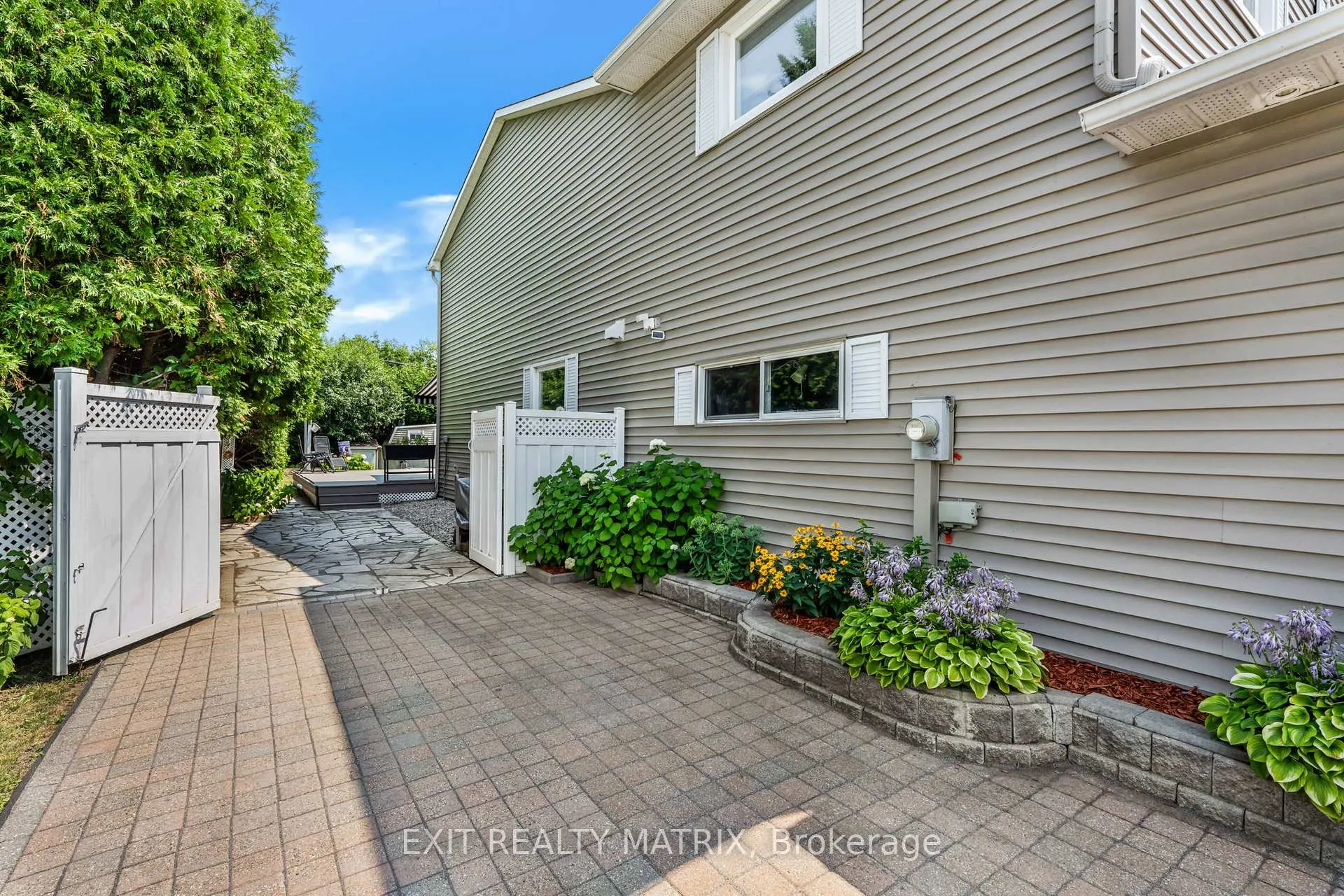 Photo 38 of 1401 Bortolotti Crescent, Ottawa, Pineview — HOMEH