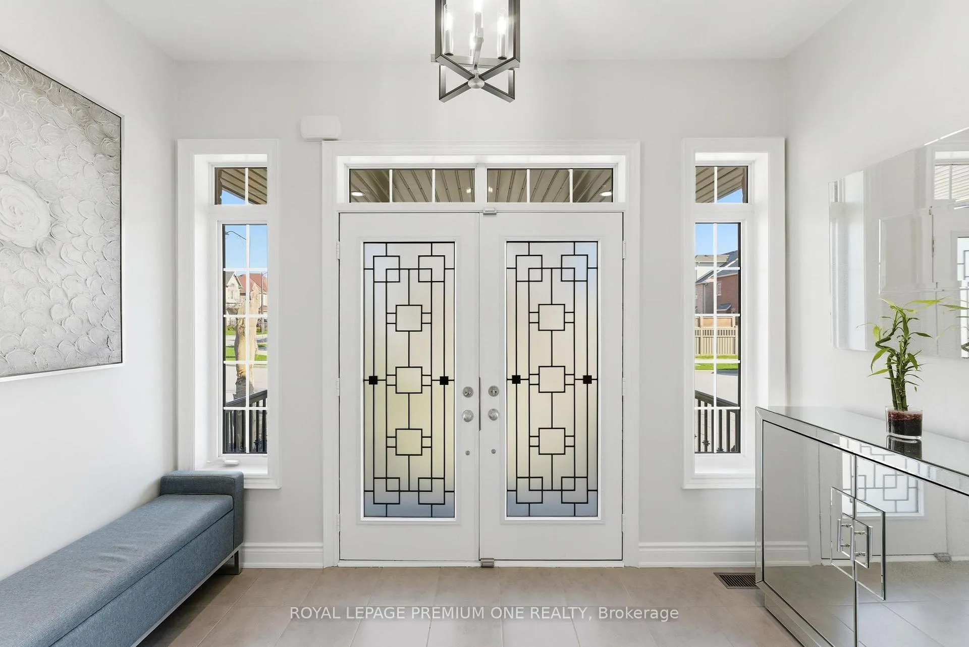 Photo 7 of 91 Card Lumber Crescent, Vaughan, Kleinburg — HOMEH