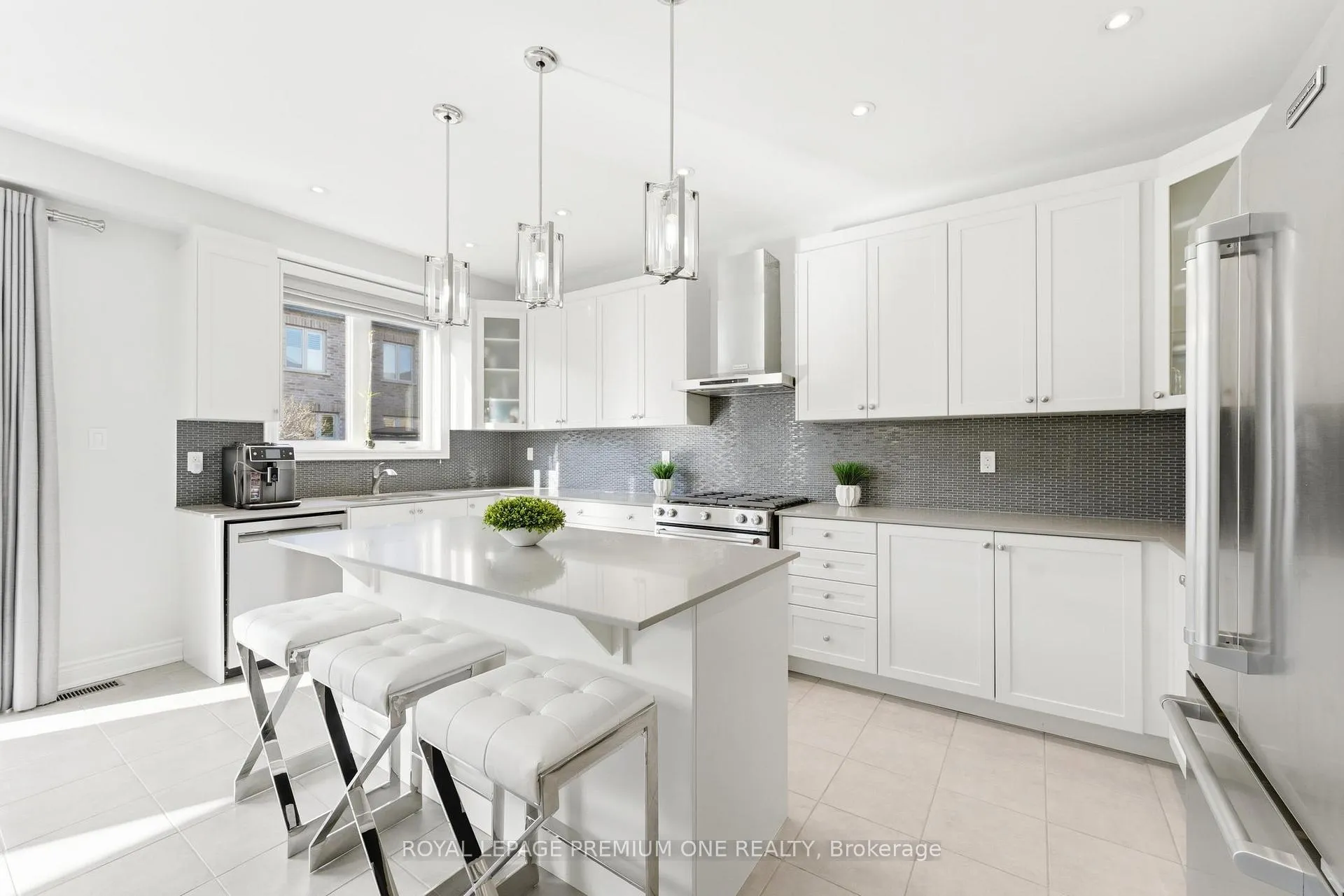 Photo 16 of 91 Card Lumber Crescent, Vaughan, Kleinburg — HOMEH