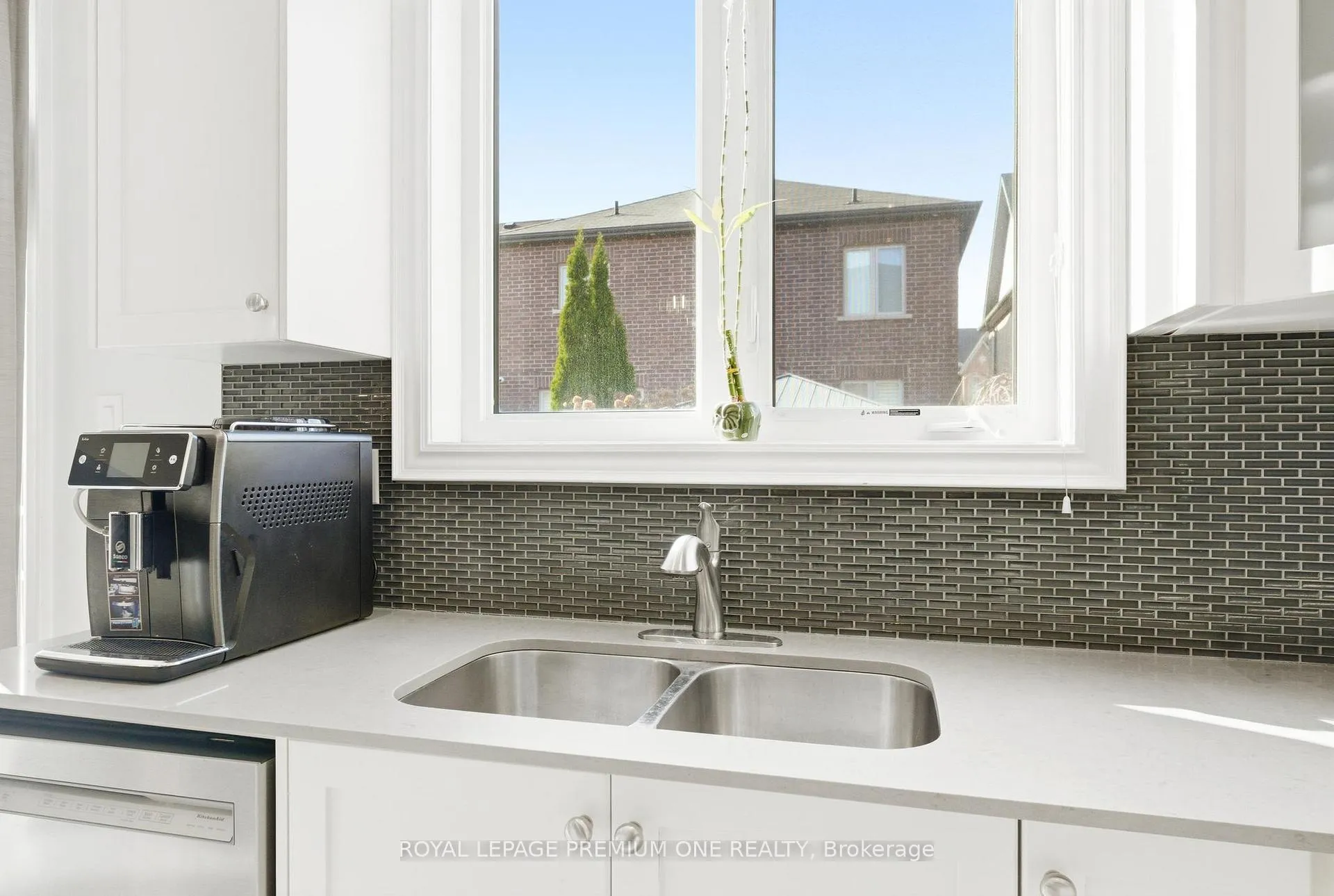 Photo 17 of 91 Card Lumber Crescent, Vaughan, Kleinburg — HOMEH
