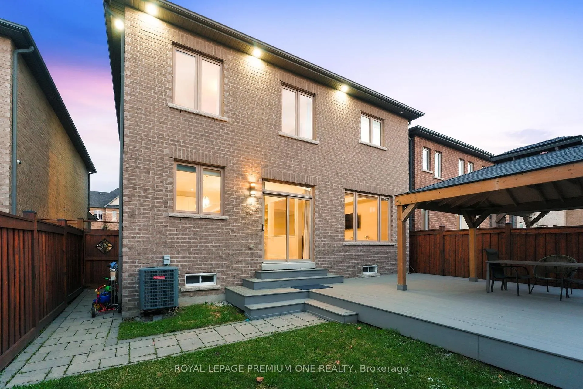 Photo 43 of 91 Card Lumber Crescent, Vaughan, Kleinburg — HOMEH