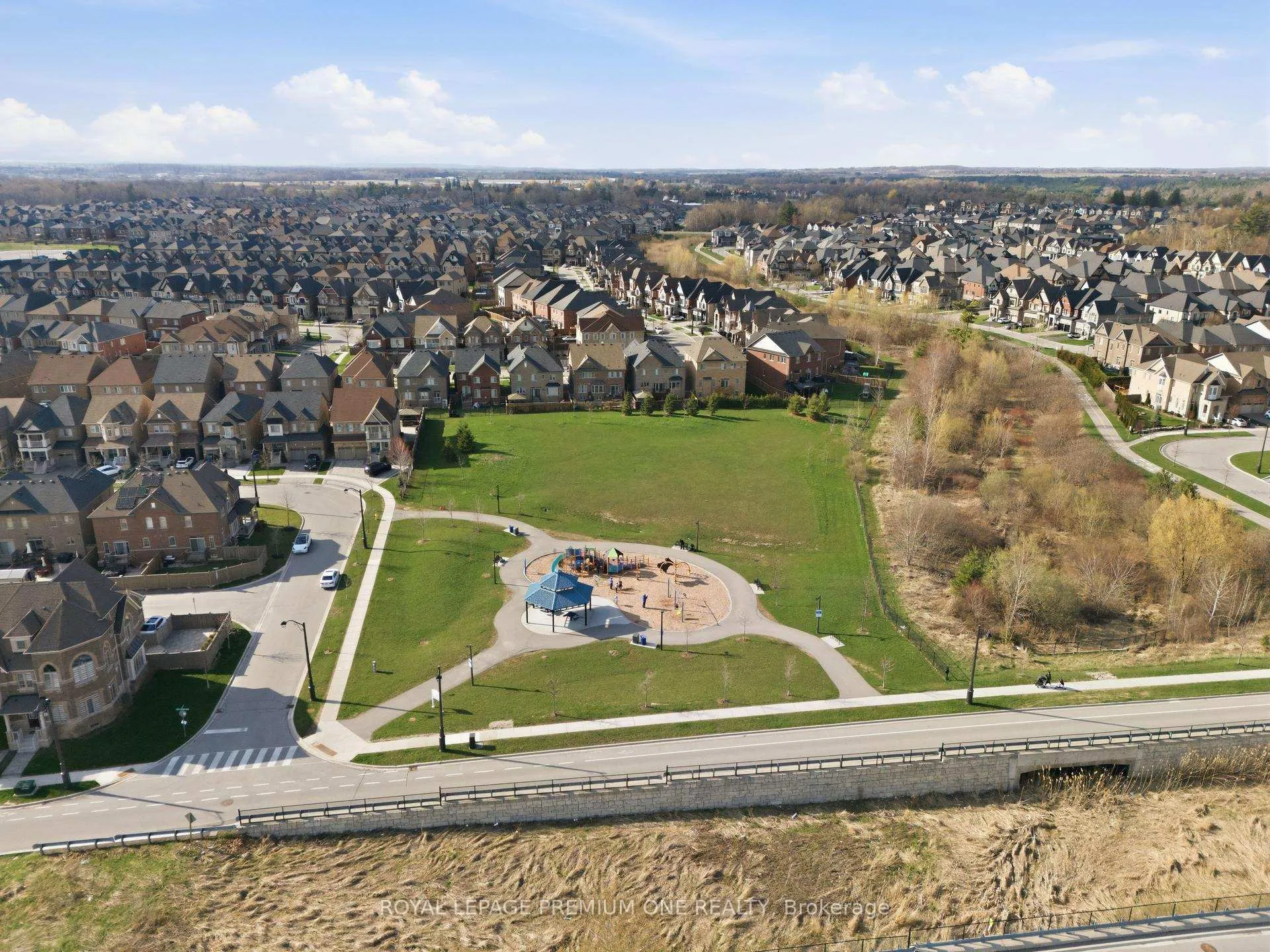 Photo 50 of 91 Card Lumber Crescent, Vaughan, Kleinburg — HOMEH