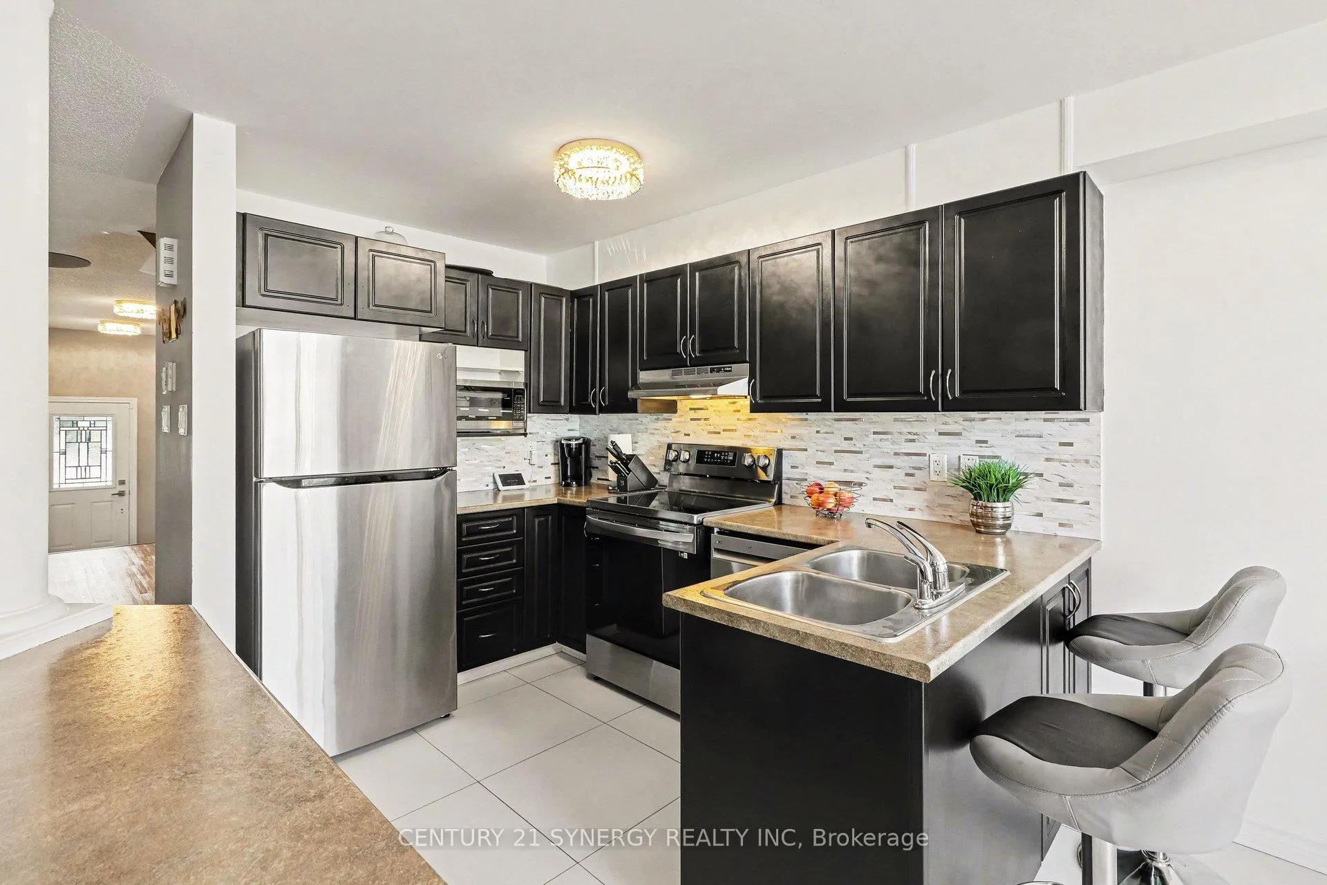 Photo 11 of 114 Silvermoon Crescent, Ottawa, Avalon East — HOMEH