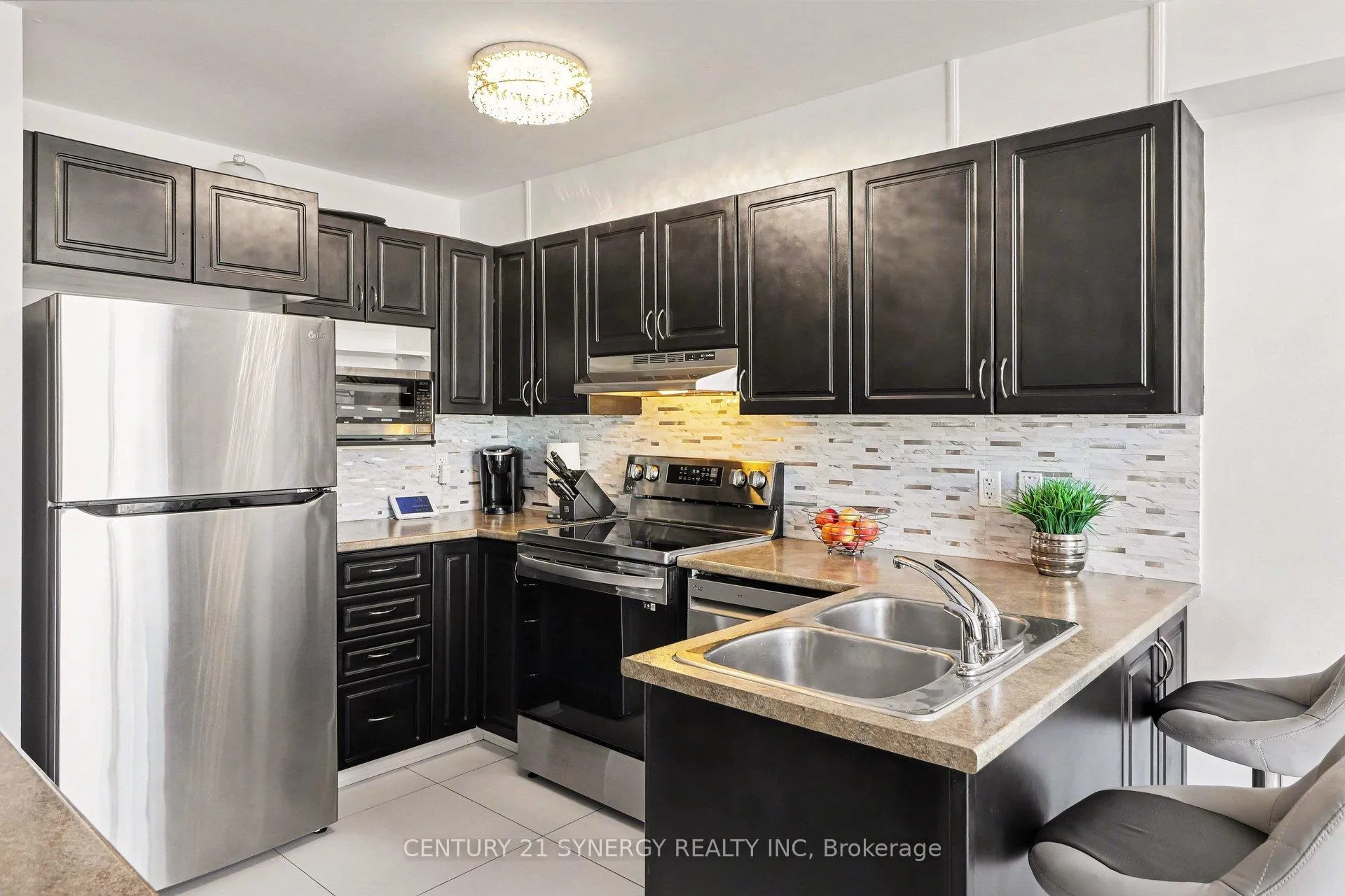 Photo 14 of 114 Silvermoon Crescent, Ottawa, Avalon East — HOMEH