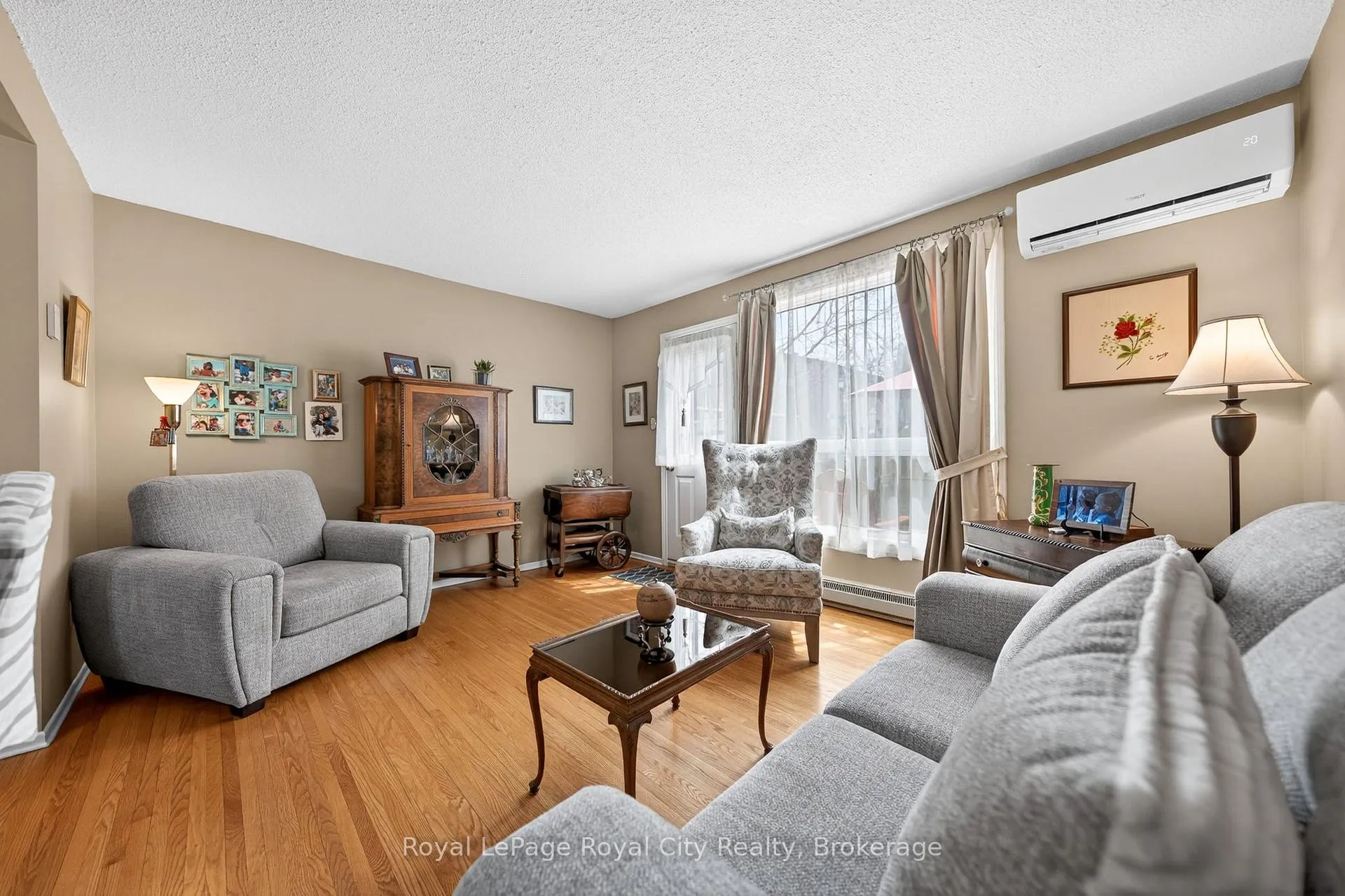 Photo 2 of Unit 11, 41 Rhonda Road, Guelph, Willow West/Sugarbush/West Acres — HOMEH