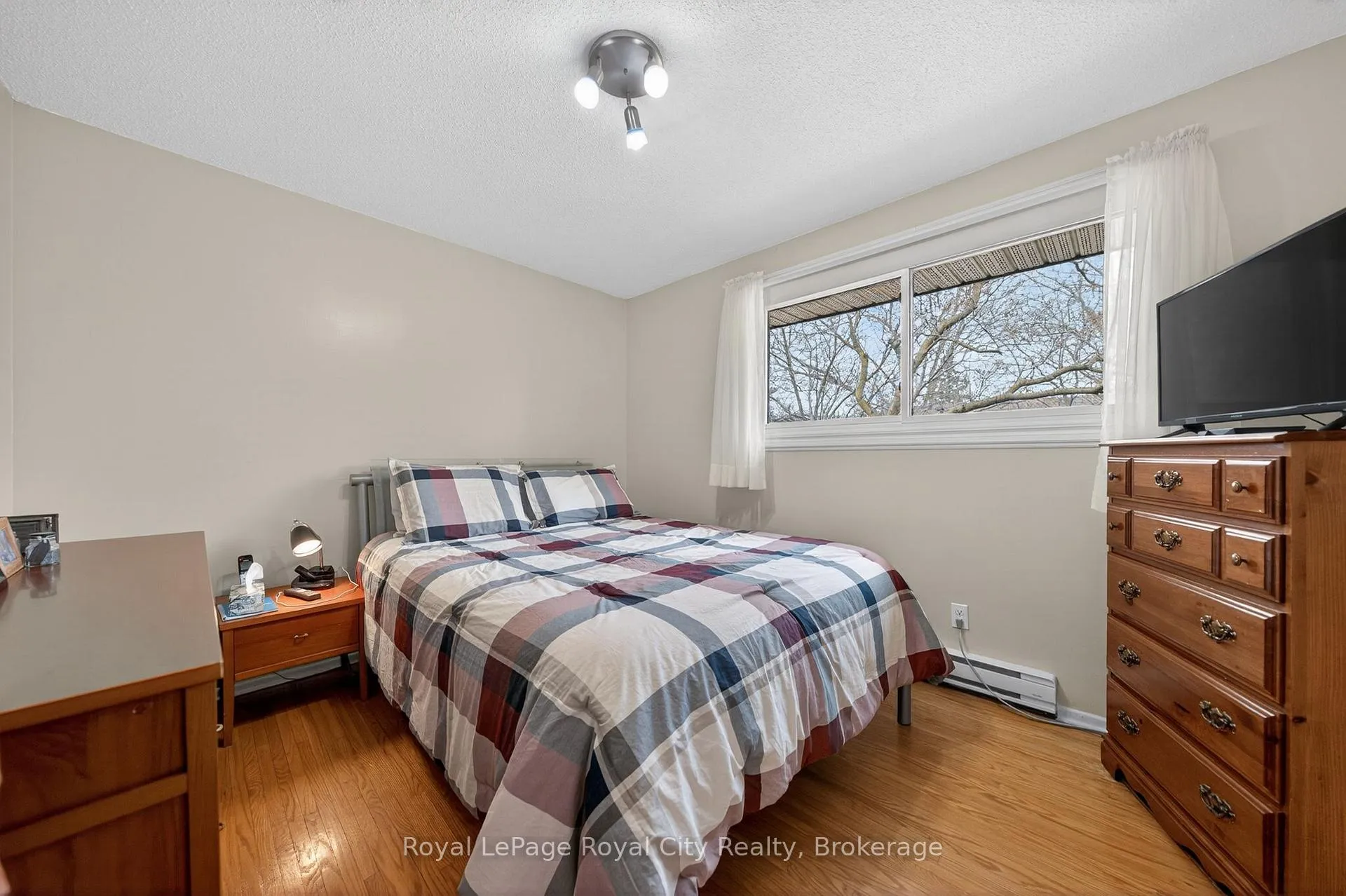 Photo 10 of Unit 11, 41 Rhonda Road, Guelph, Willow West/Sugarbush/West Acres — HOMEH