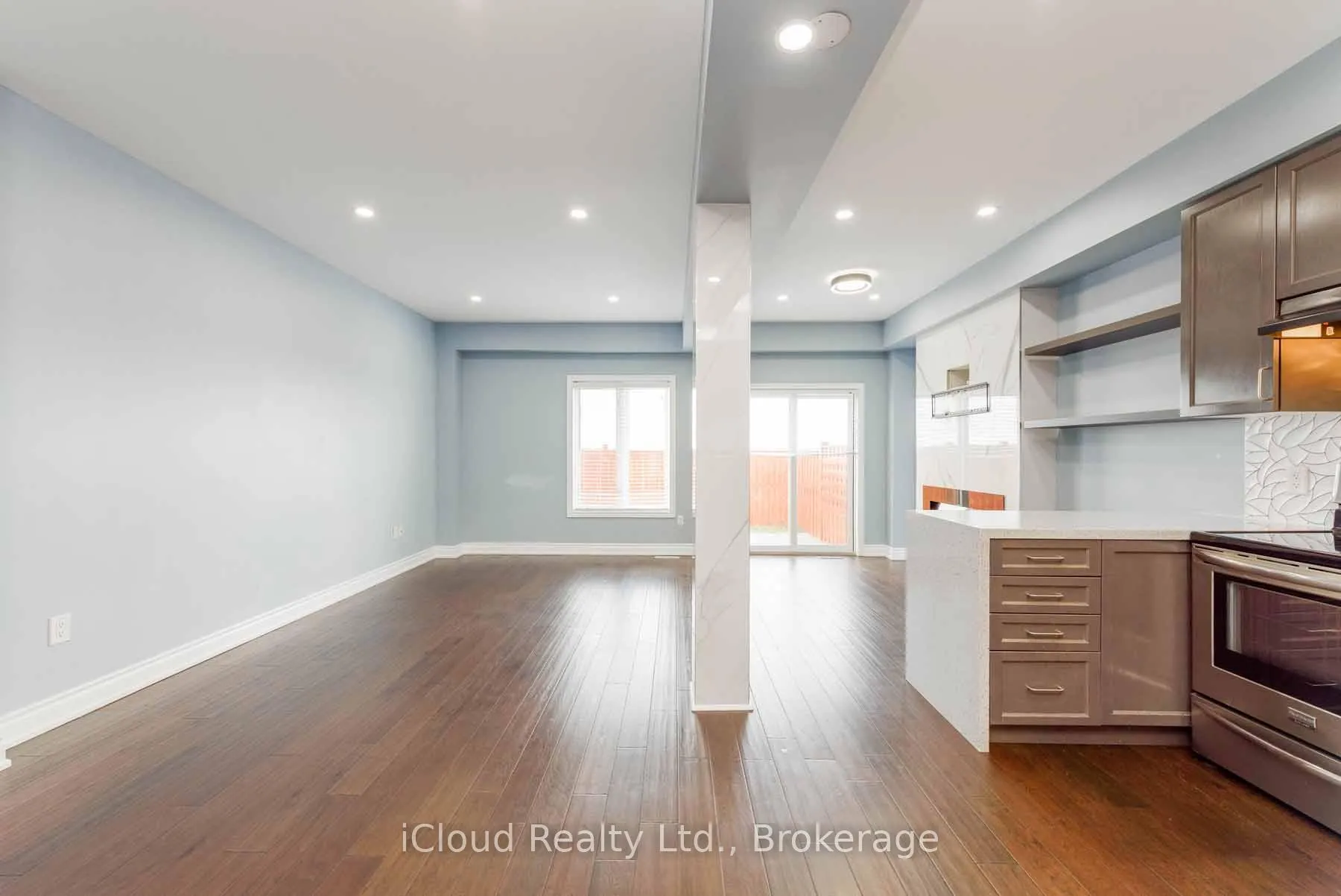 Photo 4 of 42 Serenity Lane, Hamilton, Stoney Creek — HOMEH