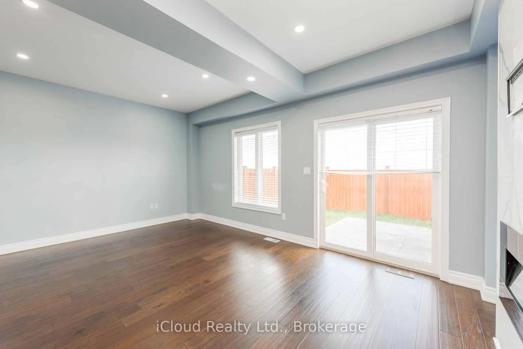 Photo 12 of 42 Serenity Lane, Hamilton, Stoney Creek — HOMEH