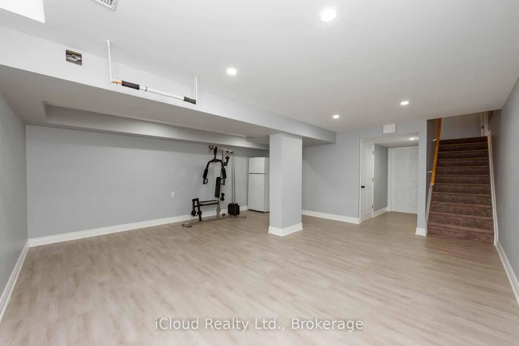 Photo 27 of 42 Serenity Lane, Hamilton, Stoney Creek — HOMEH