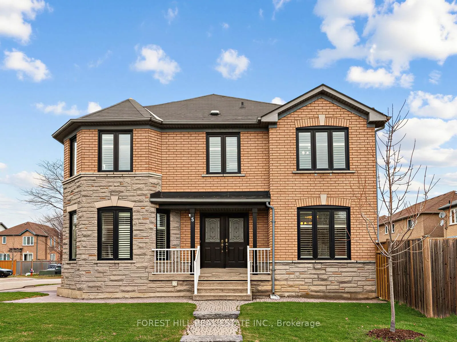 Photo 1 of 5 Manitoba Place, Brampton, Sandringham-Wellington — HOMEH