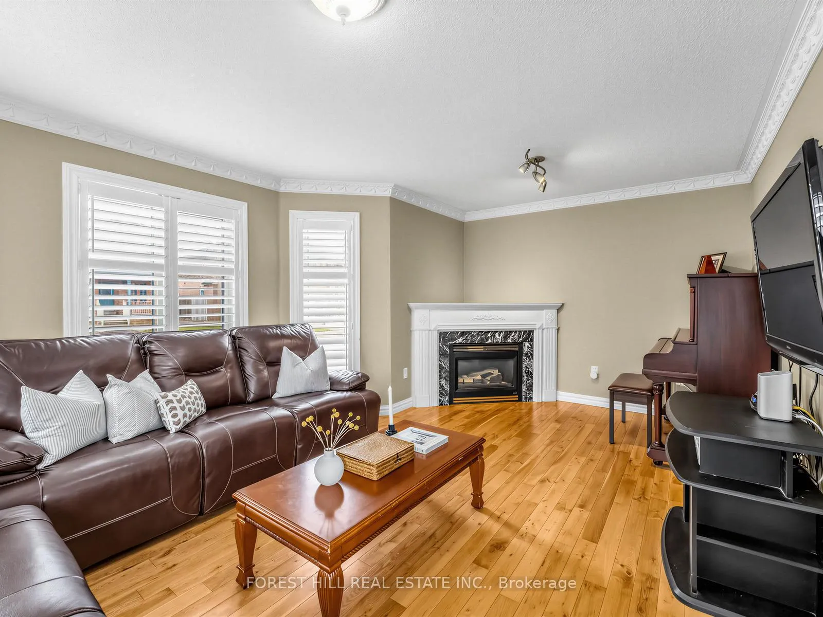 Photo 4 of 5 Manitoba Place, Brampton, Sandringham-Wellington — HOMEH