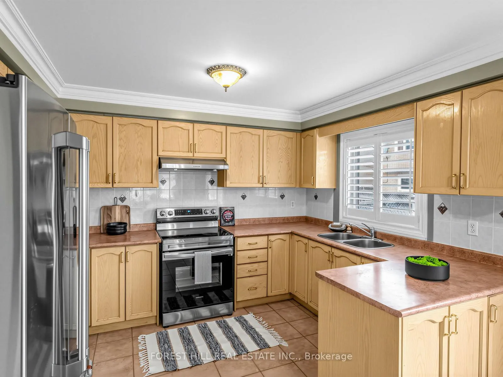 Photo 5 of 5 Manitoba Place, Brampton, Sandringham-Wellington — HOMEH