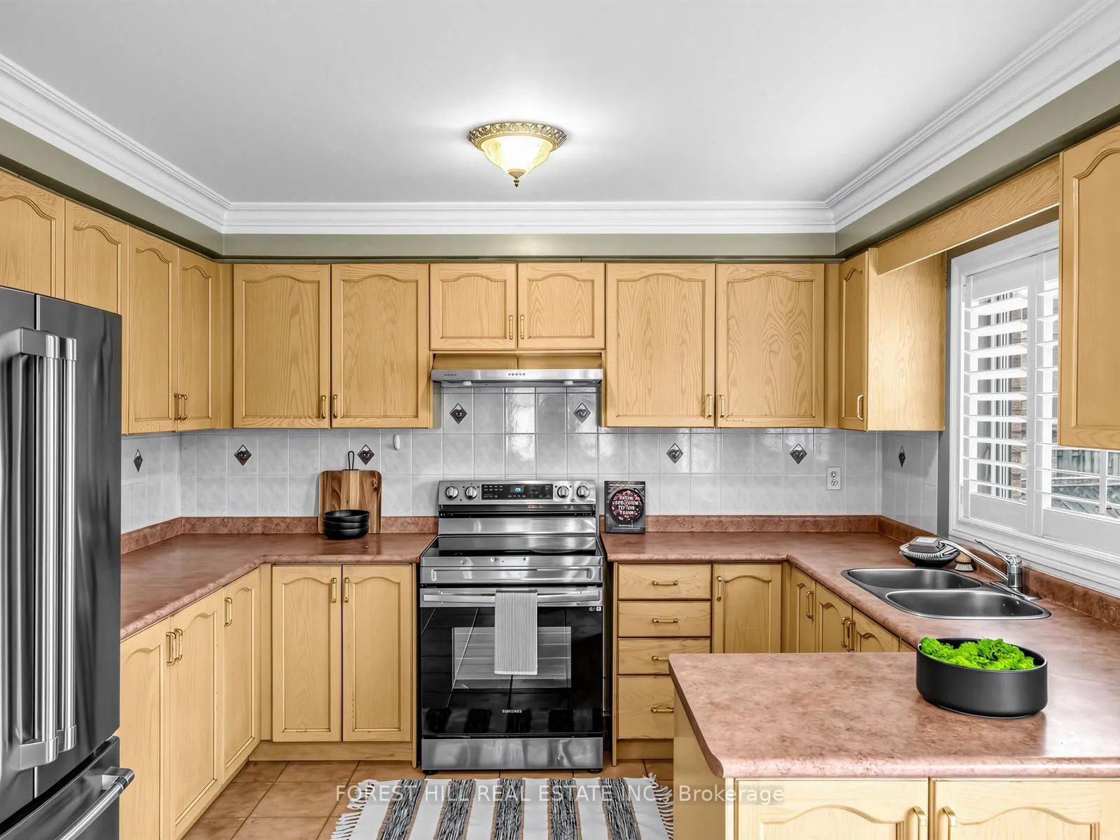 Photo 6 of 5 Manitoba Place, Brampton, Sandringham-Wellington — HOMEH