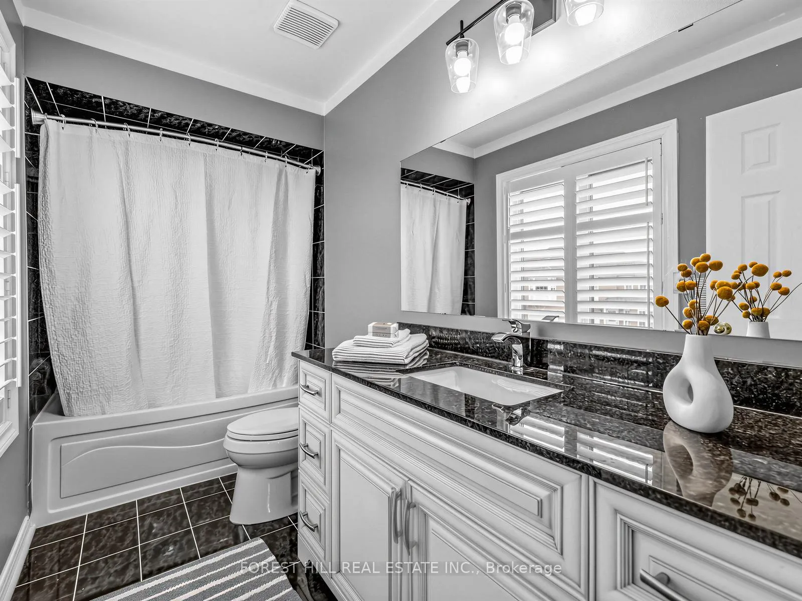 Photo 12 of 5 Manitoba Place, Brampton, Sandringham-Wellington — HOMEH