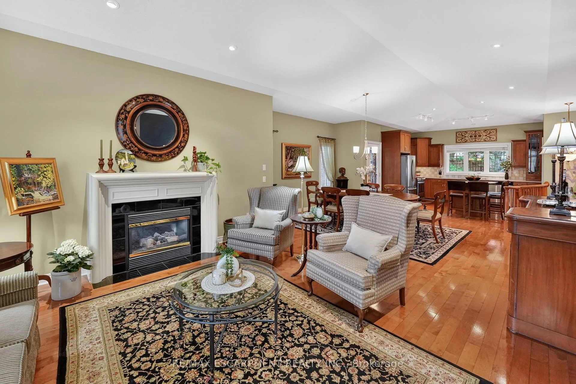Photo 4 of Unit 16, 42 Concord Street, Pelham, Fonthill — HOMEH
