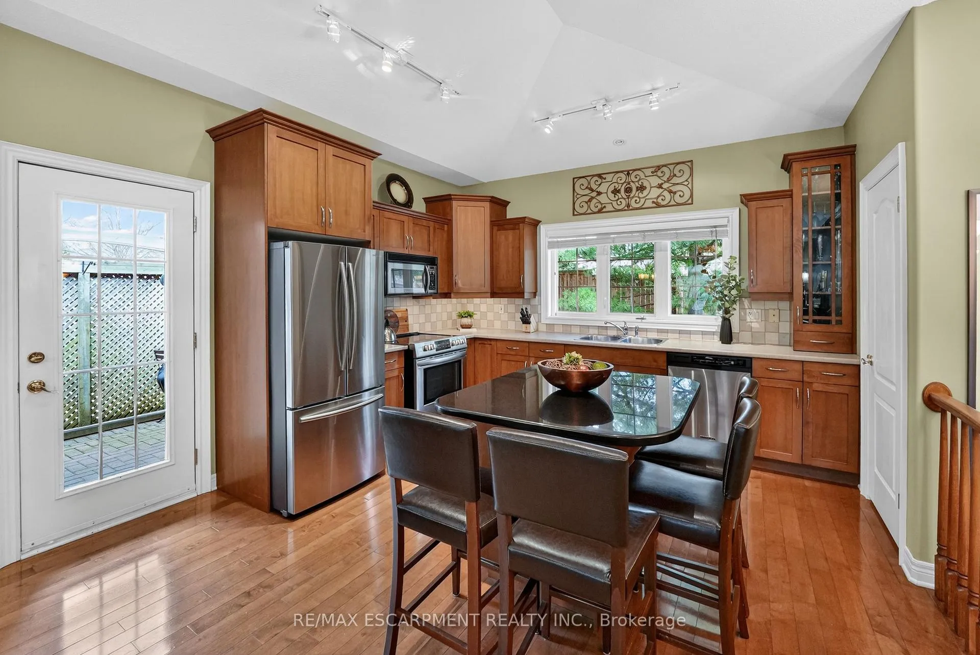 Photo 7 of Unit 16, 42 Concord Street, Pelham, Fonthill — HOMEH