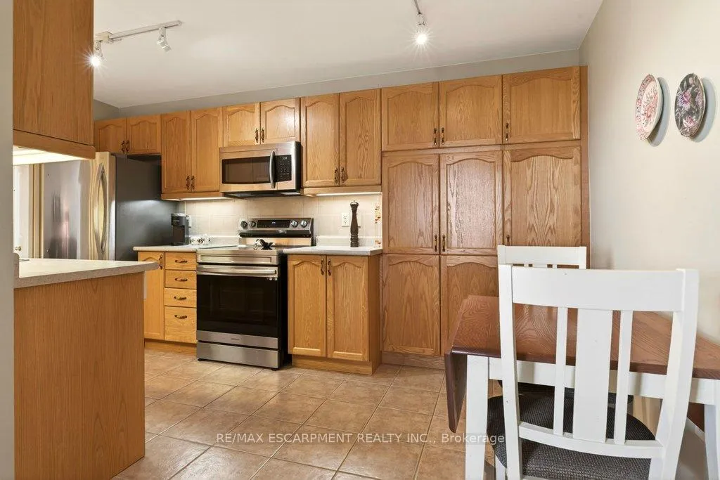 Photo 17 of Unit PH8, 2085 Amherst Heights Drive, Burlington, Brant Hills — HOMEH