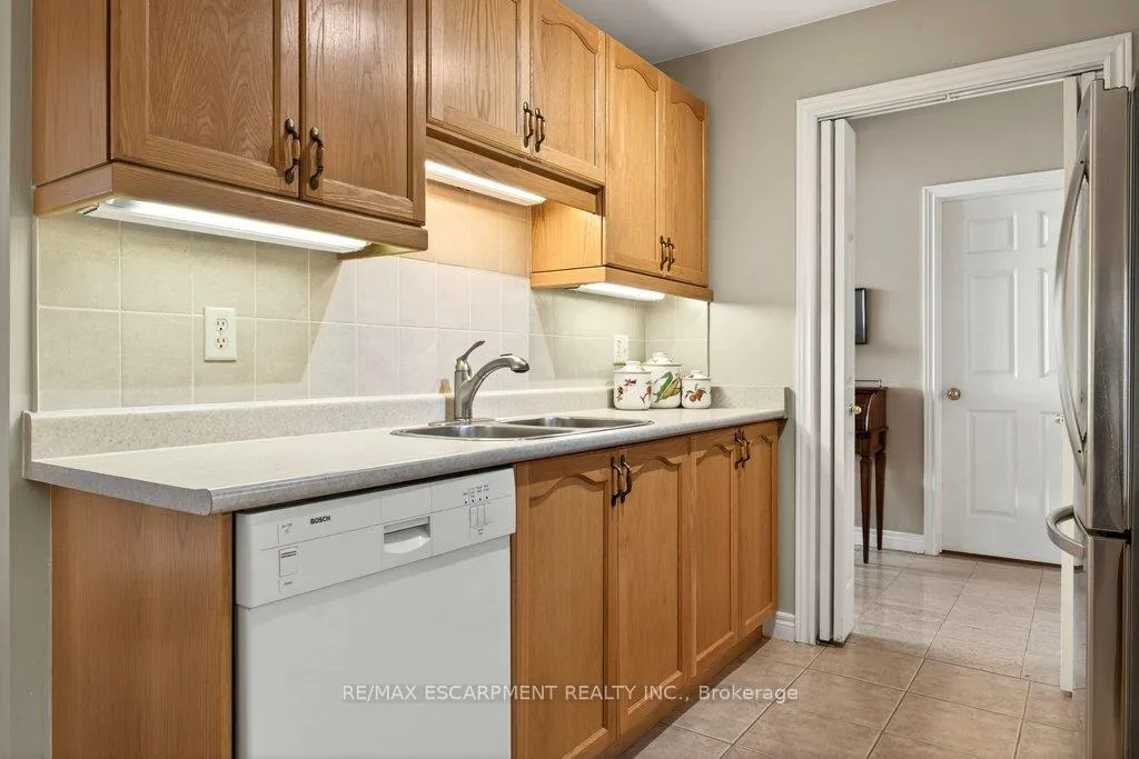 Photo 19 of Unit PH8, 2085 Amherst Heights Drive, Burlington, Brant Hills — HOMEH