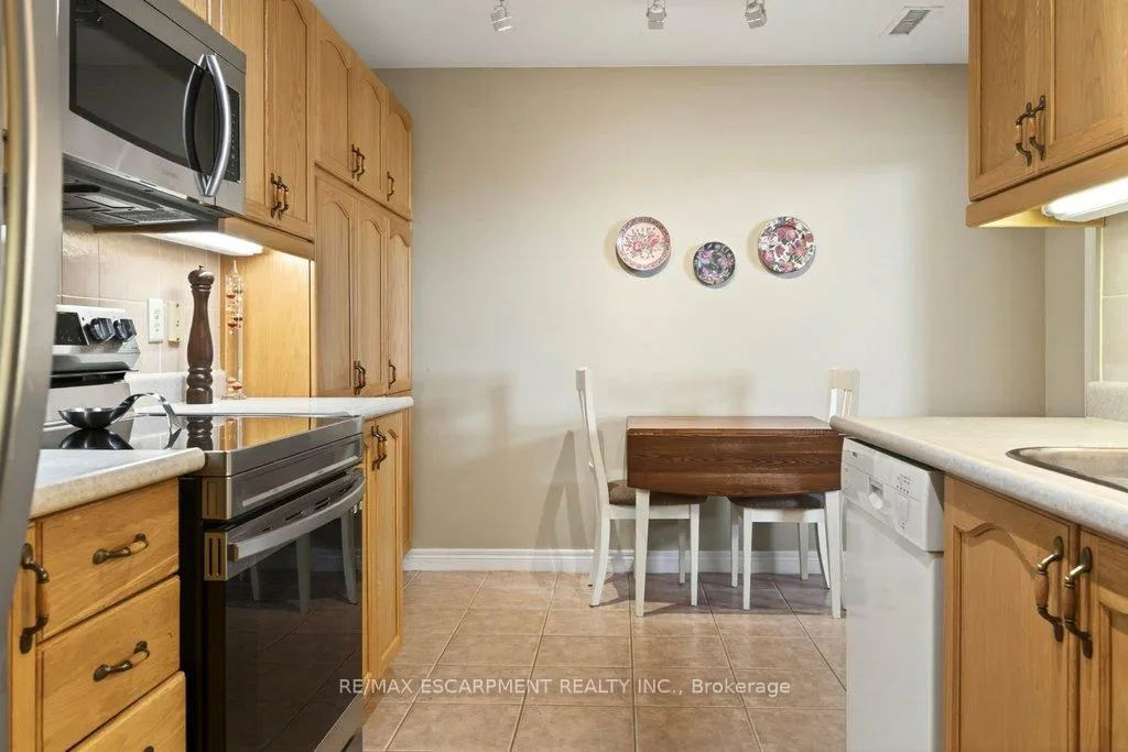 Photo 20 of Unit PH8, 2085 Amherst Heights Drive, Burlington, Brant Hills — HOMEH