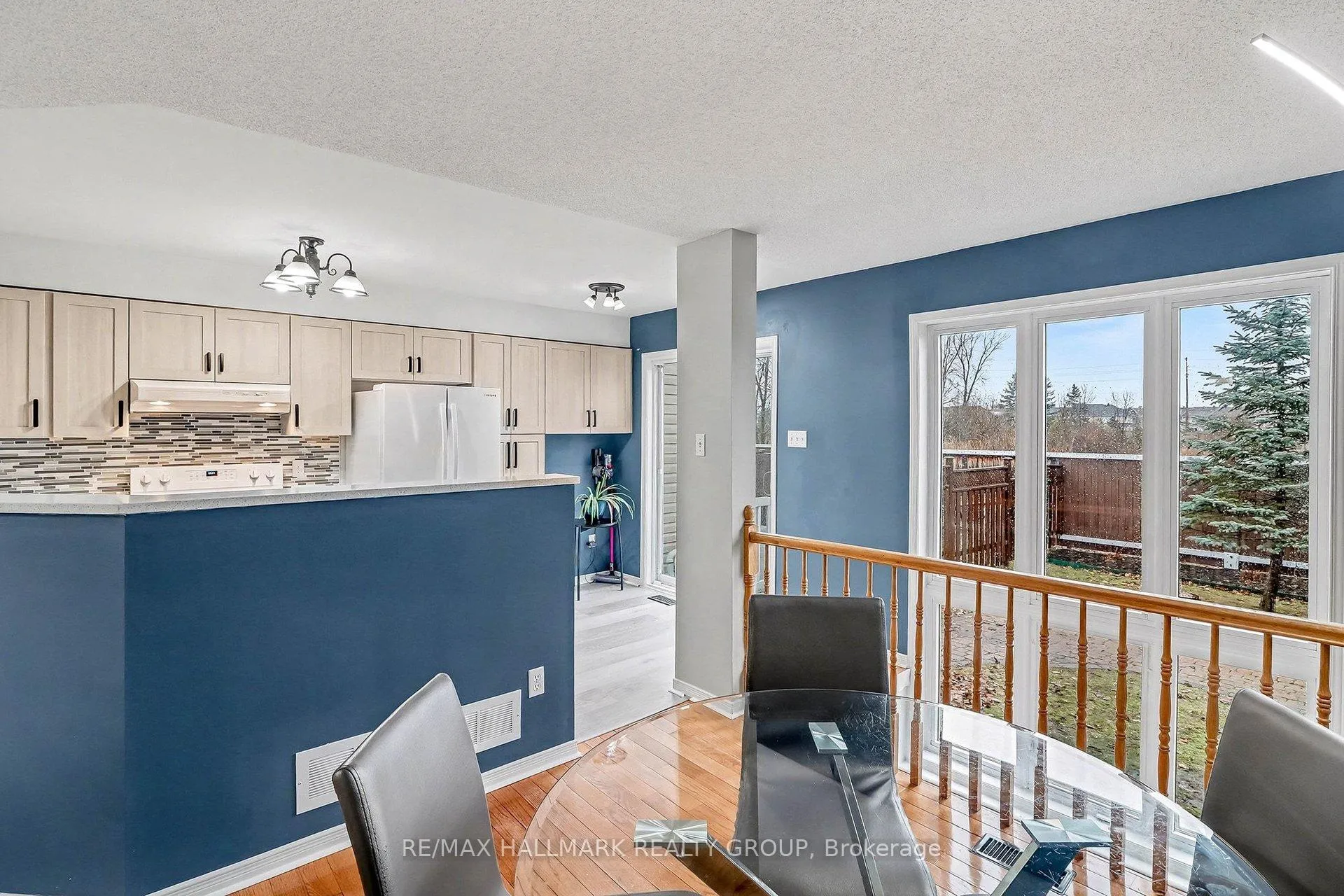 Photo 9 of 111 Ludlowe Street, Ottawa, Fallingbrook/Gardenway South — HOMEH